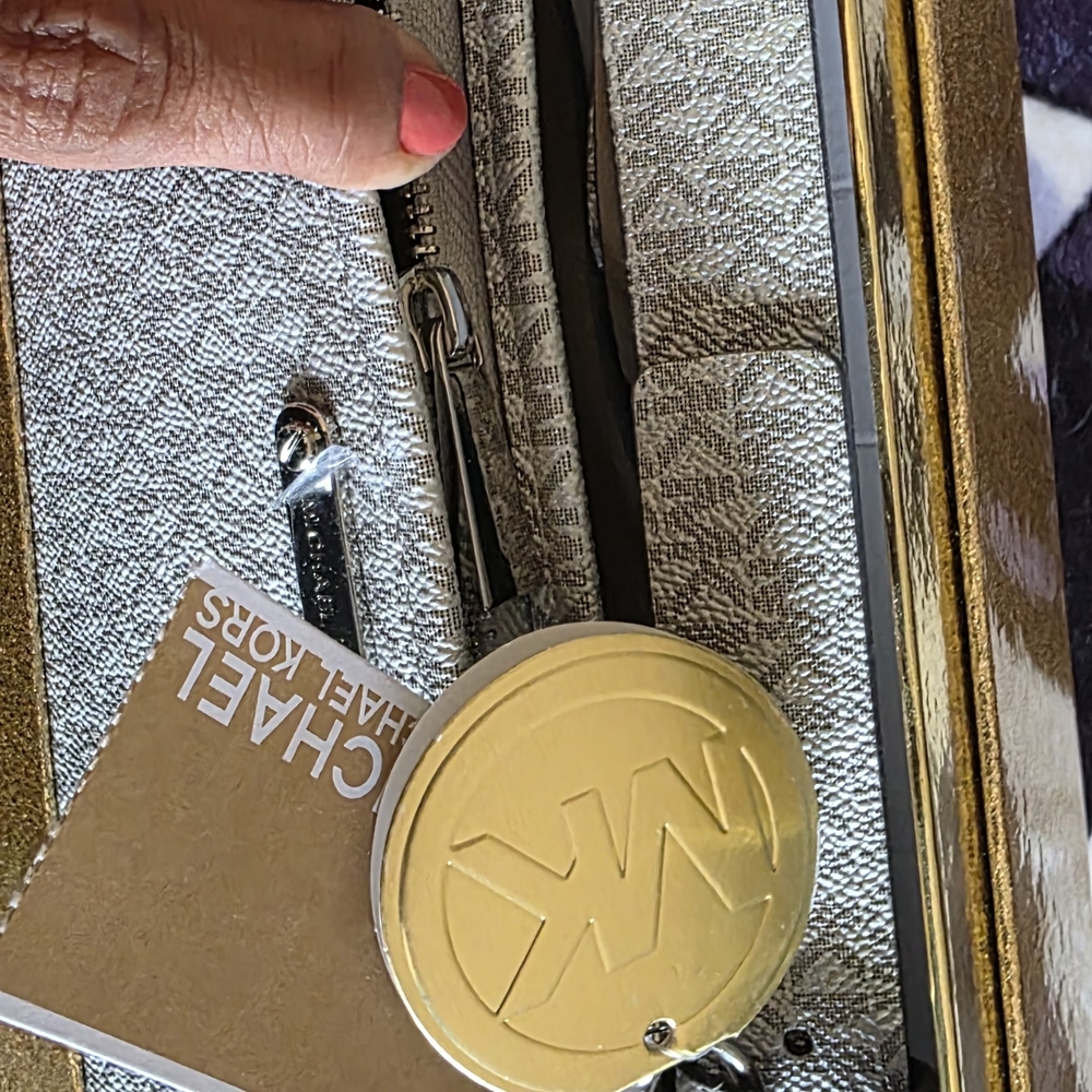 Michael Kors Silver Waistbag. - Picture 5 of 5